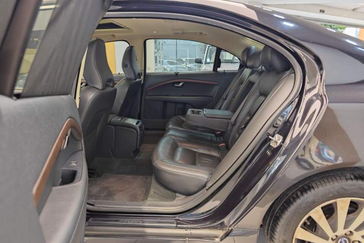 Used Volvo S80L 2015 2.0T T5 Smart Luxury Edition Interior 12