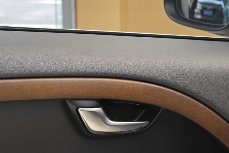 Used Volvo S80L 2015 2.0T T5 Smart Luxury Edition Interior 8