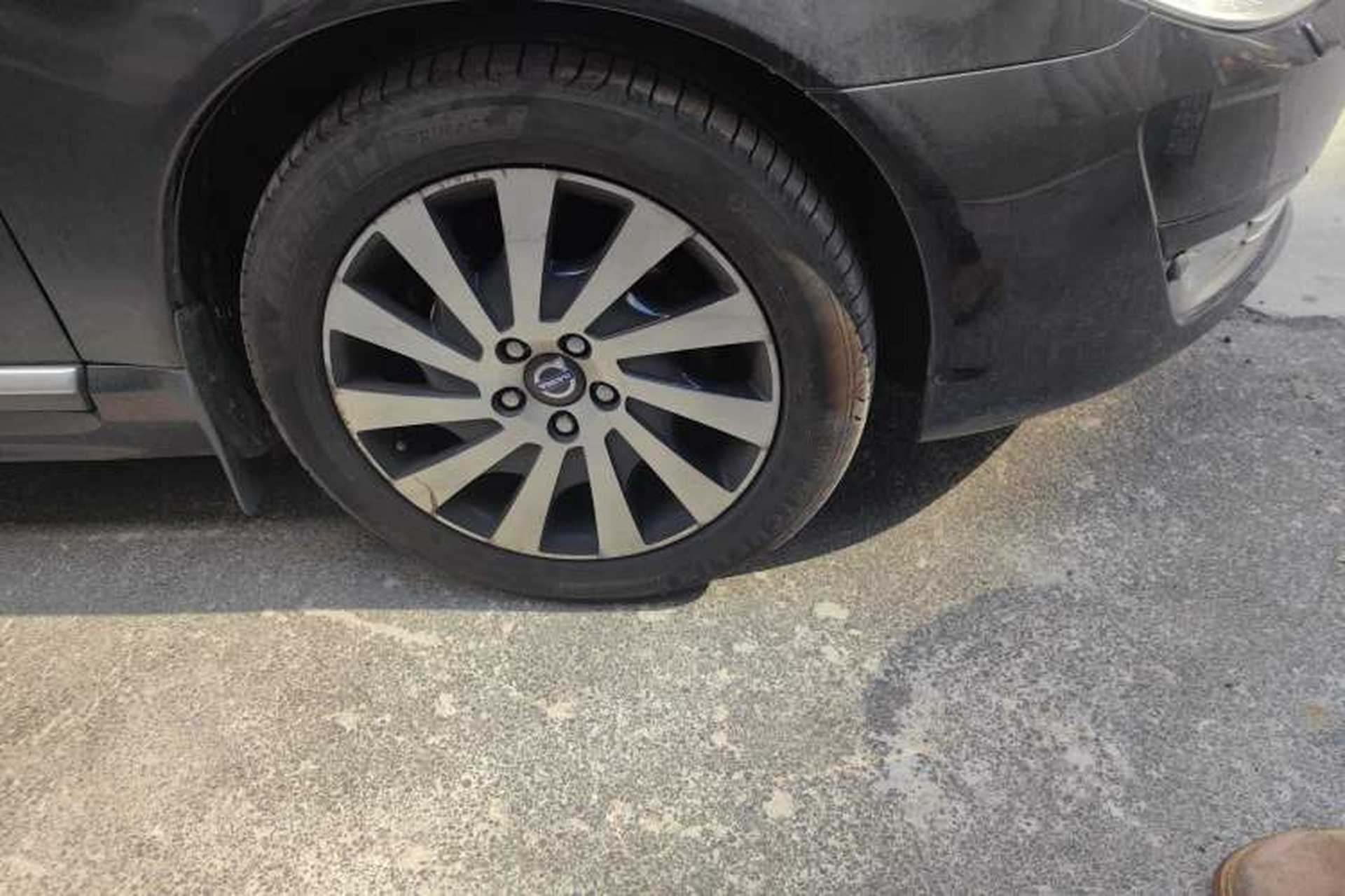 Used Volvo S80L 2015 2.0T T5 Smart Luxury Edition Right Front Wheel Hub