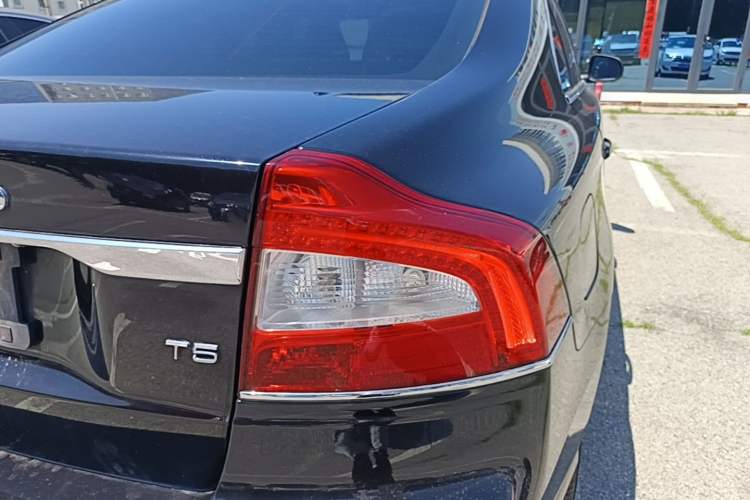 Used Volvo S80L 2015 2.0T T5 Smart Luxury Edition Right Rear Taillight