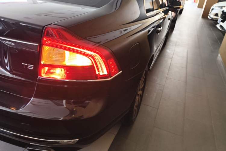 Used Volvo S80L 2015 2.0T T5 Smart Luxury Edition Right Rear Taillight