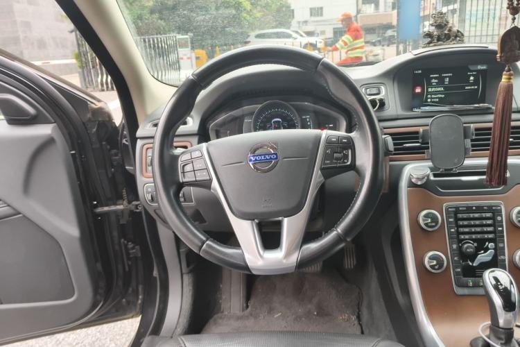 Used Volvo S80L 2015 2.0T T5 Smart Luxury Edition Steering Wheel