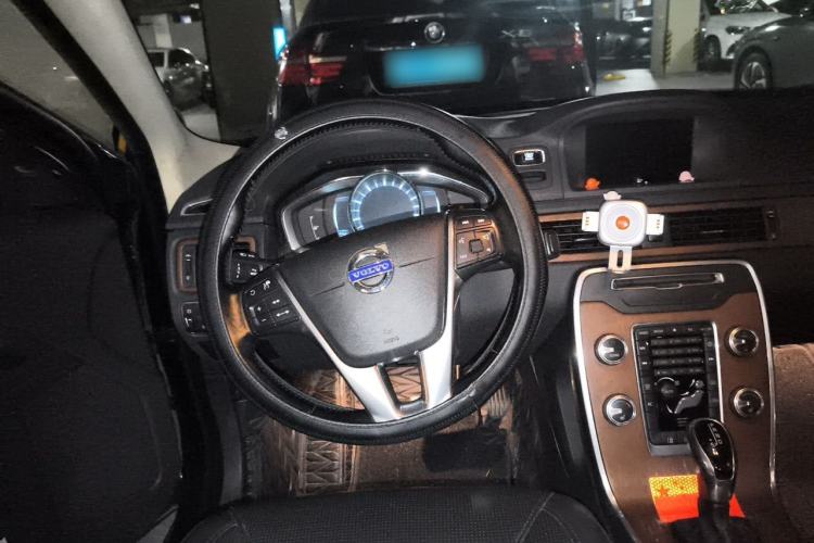 Used Volvo S80L 2015 2.0T T5 Smart Edition Steering Wheel