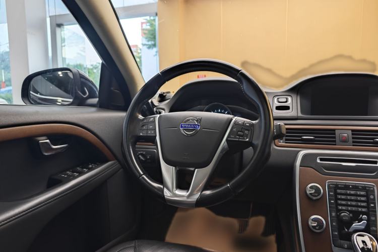 Used Volvo S80L 2015 2.0T T5 Smart Luxury Edition Steering Wheel