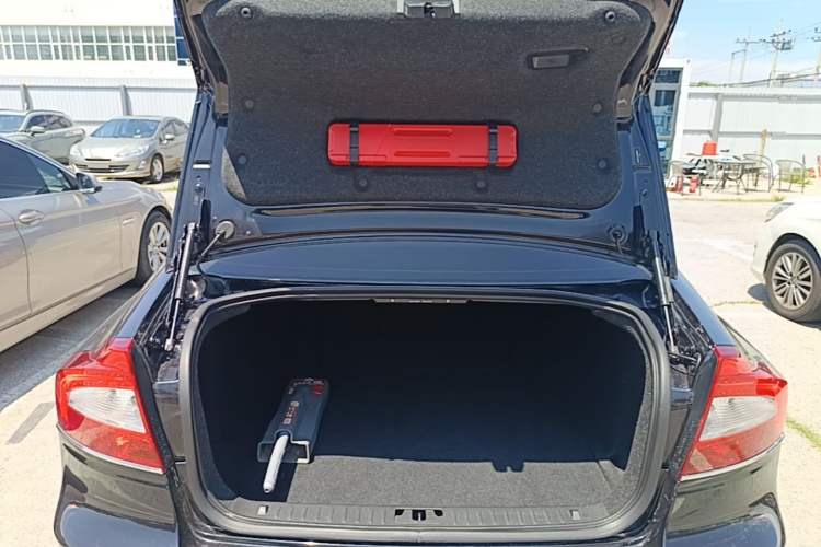 Used Volvo S80L 2015 2.0T T5 Smart Luxury Edition Trunk