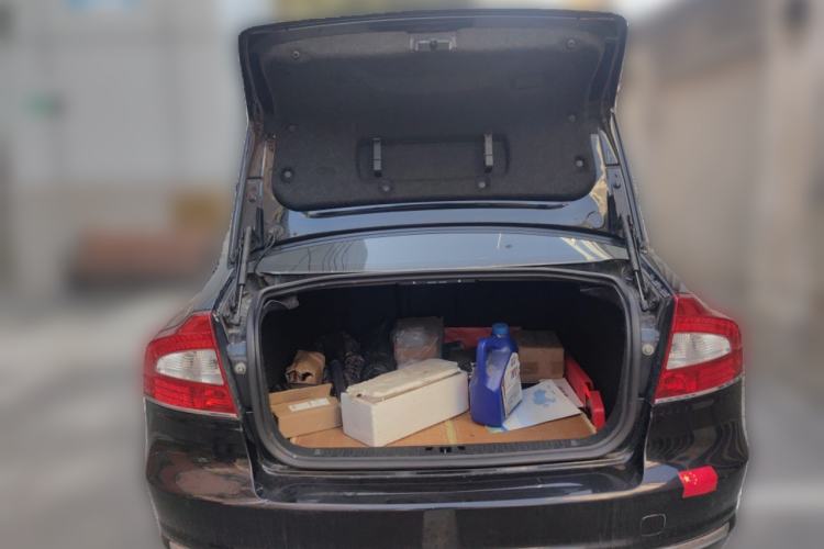 Used Volvo S80L 2015 2.0T T5 Smart Luxury Edition Trunk