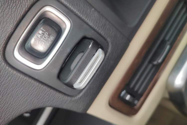 Used Volvo S80L 2015 2.0T T5 Smart Luxury Edition Vehicle Key
