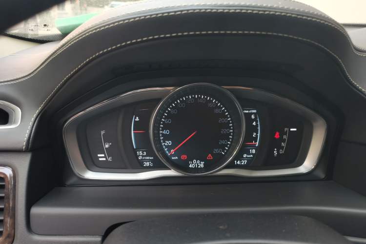 Used Volvo S80L 2015 2.0T T5 Luxury Executive Edition Instrument Cluster