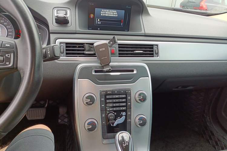 Used Volvo S80L 2015 2.0T T5 Smart Edition Audio And AC Panel