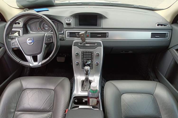 Used Volvo S80L 2015 2.0T T5 Smart Edition Center Console