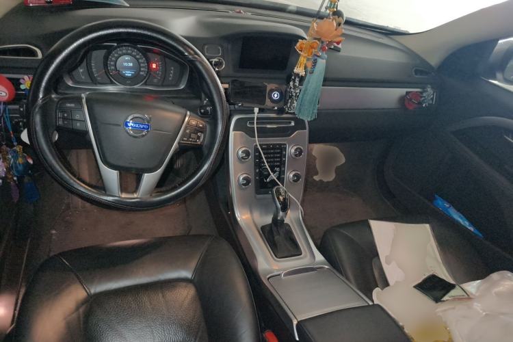 Used Volvo S80L 2015 2.0T T5 Smart Edition Center Console
