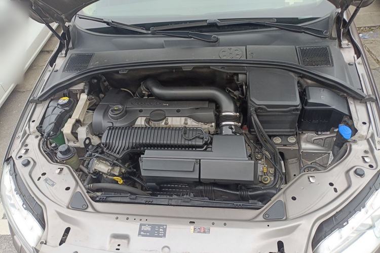 Used Volvo S80L 2015 2.0T T5 Smart Edition Engine Bay