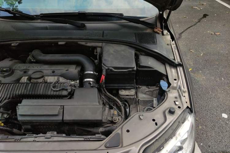 Used Volvo S80L 2015 2.0T T5 Smart Edition Engine Bay Left