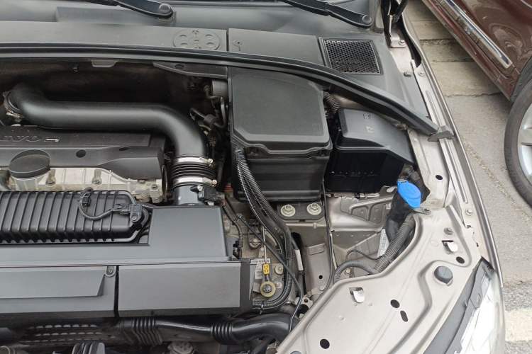 Used Volvo S80L 2015 2.0T T5 Smart Edition Engine Bay Left