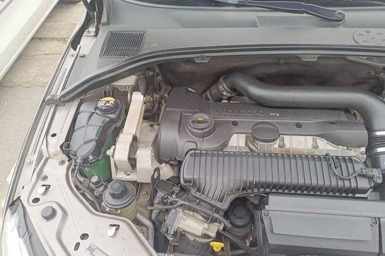 Used Volvo S80L 2015 2.0T T5 Smart Edition Engine Bay Right
