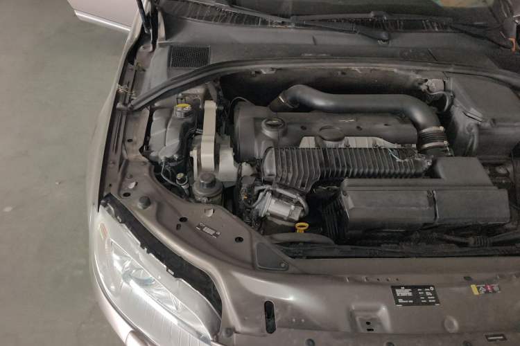 Used Volvo S80L 2015 2.0T T5 Smart Edition Engine Bay Right