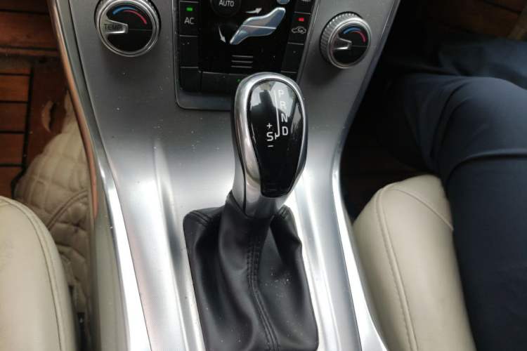 Used Volvo S80L 2015 2.0T T5 Smart Edition Gear Lever