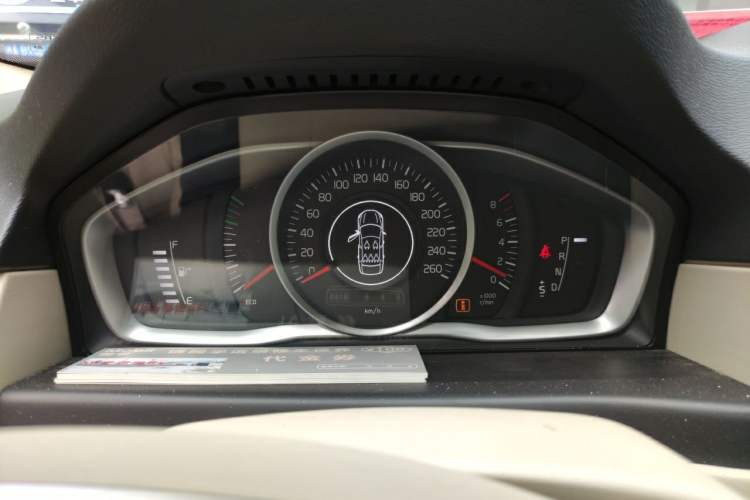 Used Volvo S80L 2015 2.0T T5 Smart Edition Instrument Cluster