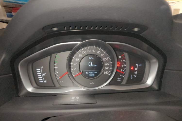 Used Volvo S80L 2015 2.0T T5 Smart Edition Instrument Cluster