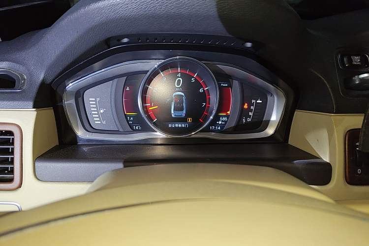 Used Volvo S80L 2015 2.0T T5 Smart Luxury Edition Instrument Cluster