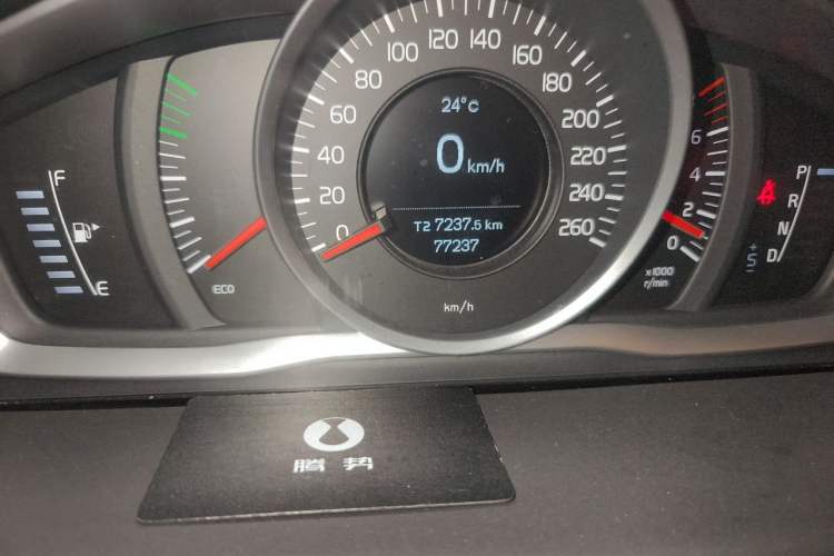 Used Volvo S80L 2015 2.0T T5 Smart Edition Odometer Close Up