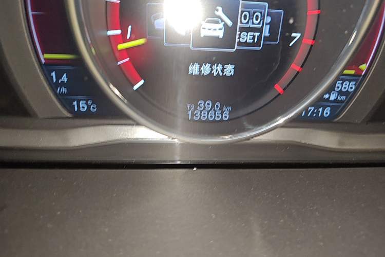 Used Volvo S80L 2015 2.0T T5 Smart Luxury Edition Odometer Close Up