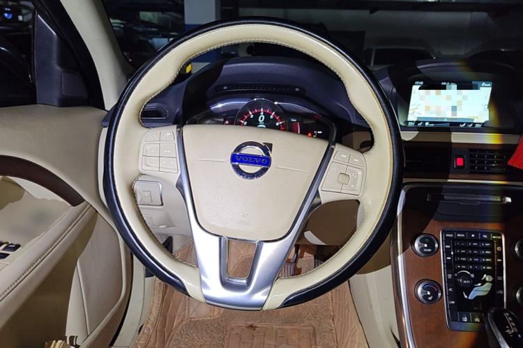 Used Volvo S80L 2015 2.0T T5 Smart Luxury Edition Steering Wheel