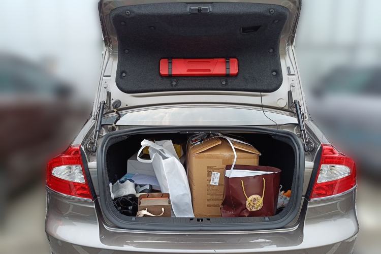 Used Volvo S80L 2015 2.0T T5 Smart Edition Trunk