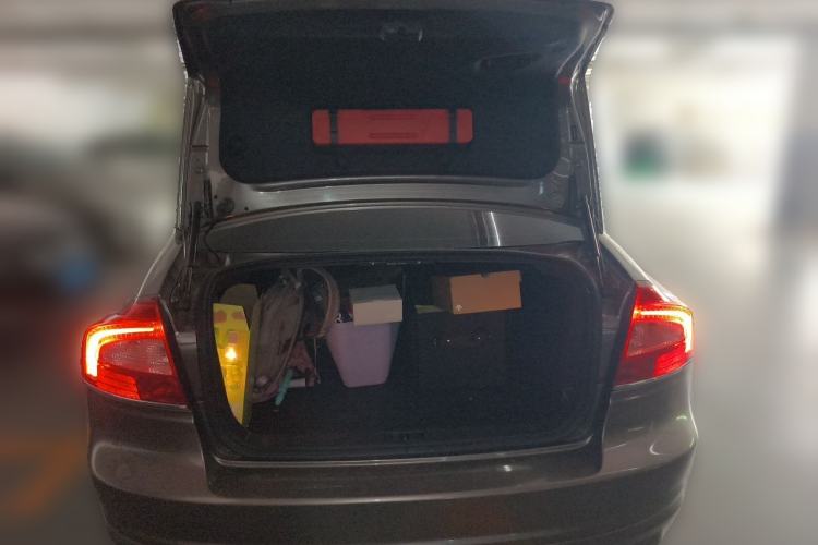 Used Volvo S80L 2015 2.0T T5 Smart Edition Trunk