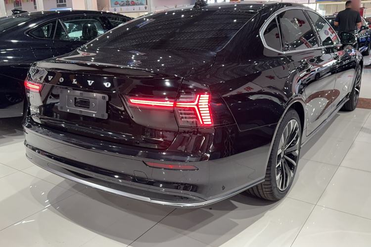 Used Volvo S90 2026 B5 Zhiya Luxury Edition Exterior 1