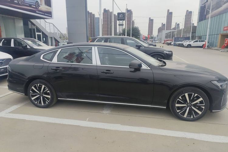 Used Volvo S90 2026 B5 Zhiyi Luxury Edition Exterior 2