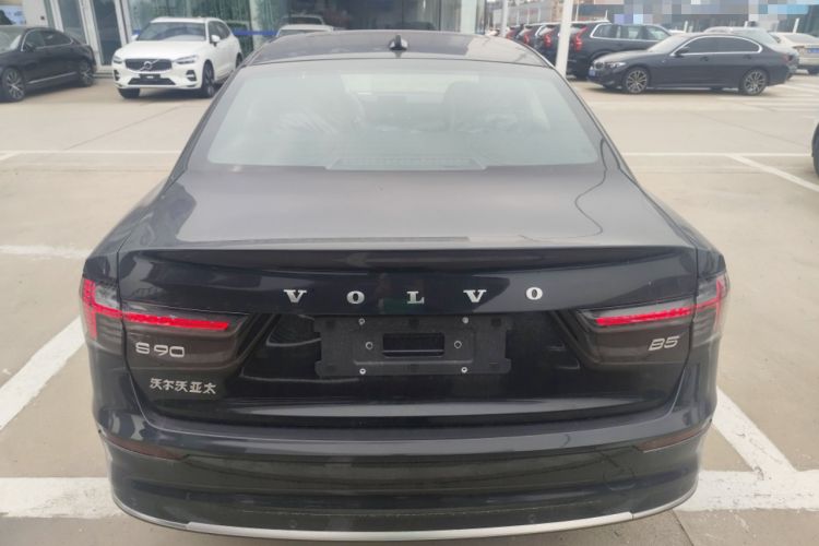 Used Volvo S90 2026 B5 Zhiyi Luxury Edition Exterior 4
