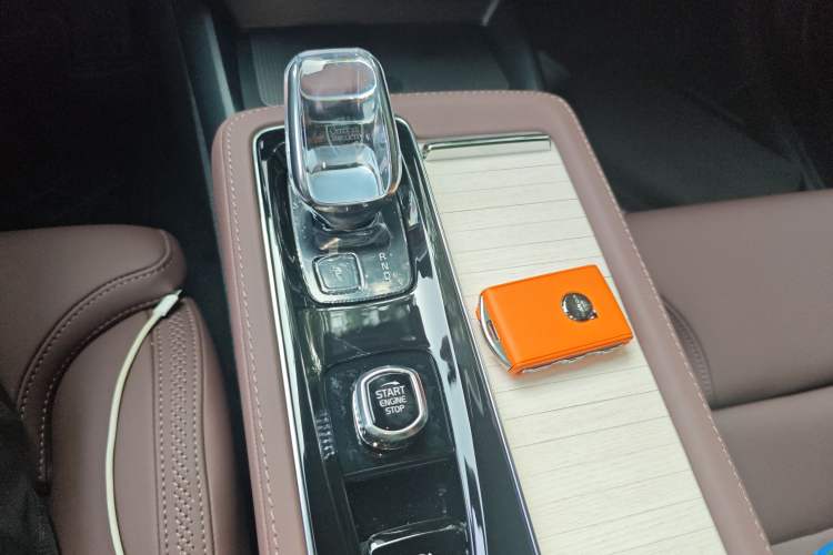Used Volvo S90 2026 B5 Zhiyuan Luxury Edition Gear Lever