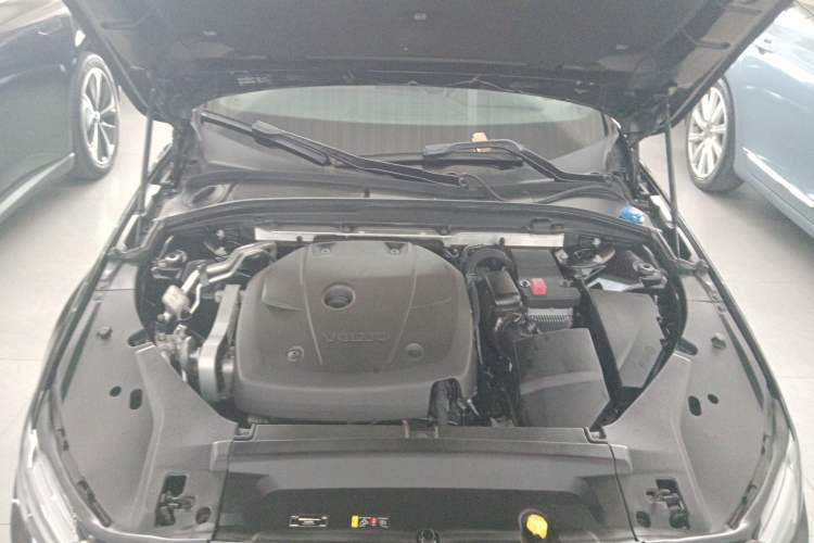 Used Volvo S90 2016 T6 AWD Zhiya Edition Engine Bay