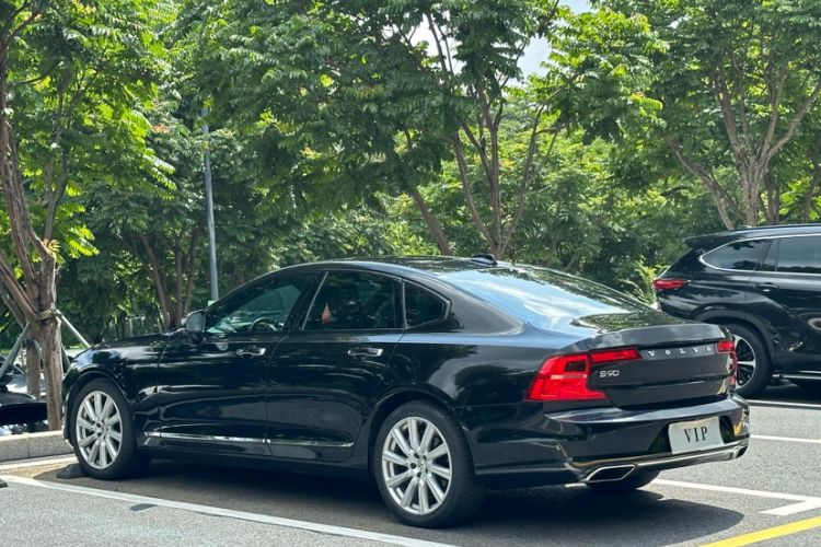 Used Volvo S90 2016 T6 AWD Zhiya Edition Exterior 4