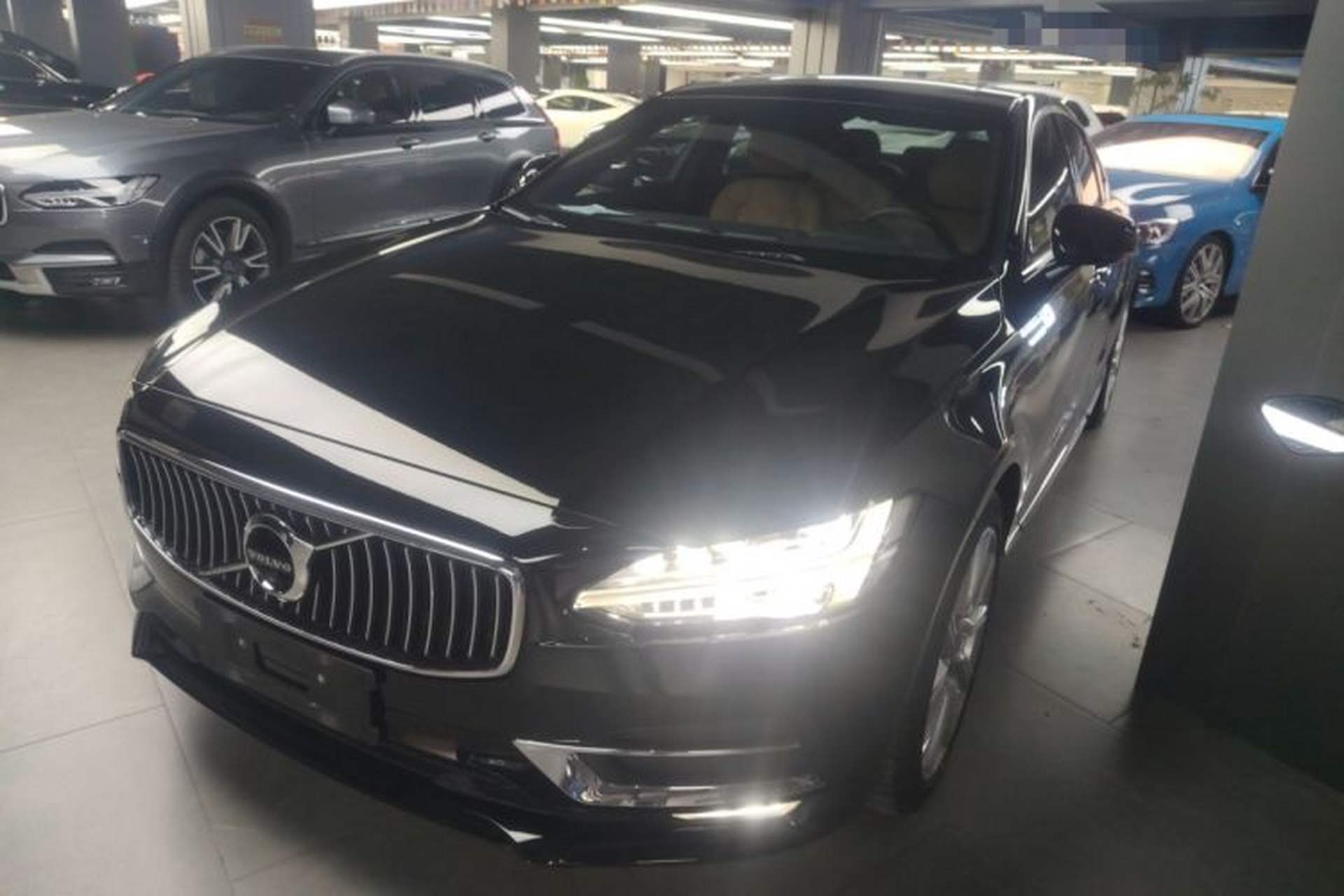 Used Volvo S90 2016 T6 AWD Zhiya Edition Front Left 45 Deg