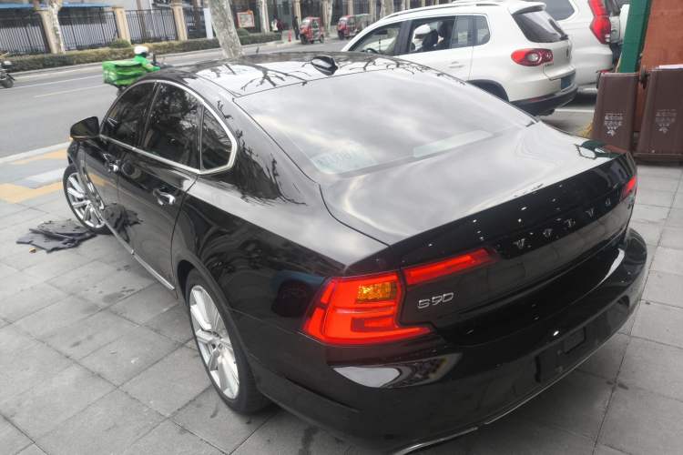 Used Volvo S90 2016 T6 AWD Zhiya Edition Rear Left 45 Deg