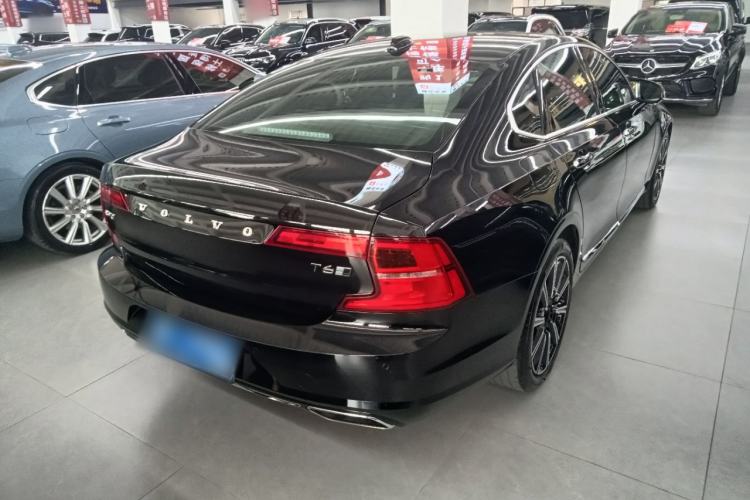 Used Volvo S90 2016 T6 AWD Zhiya Edition Rear Right 45 Deg