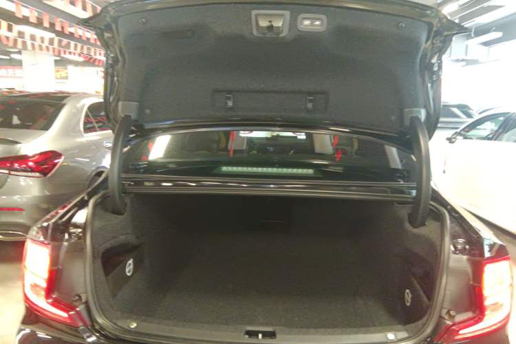 Used Volvo S90 2016 T6 AWD Zhiya Edition Trunk