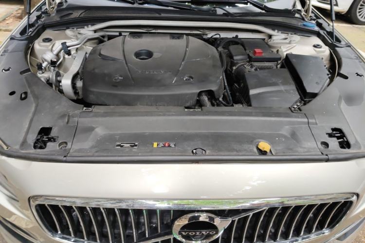 Used Volvo S90 2016 T6 AWD Zhiya Edition Engine Bay