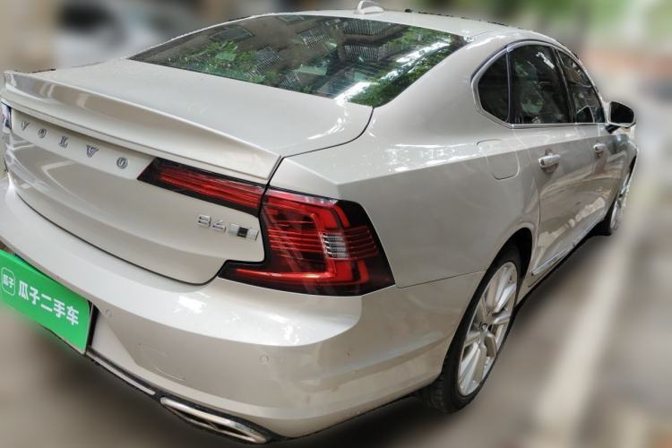 Used Volvo S90 2016 T6 AWD Zhiya Edition Rear Right 45 Deg