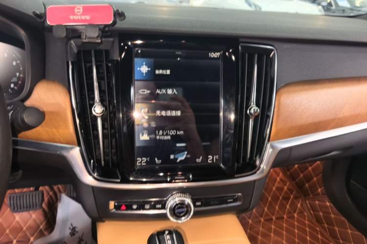 Used Volvo S90 2017 T5 Smart Luxury Edition Audio And AC Panel