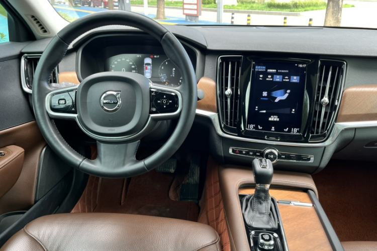 Used Volvo S90 2017 T5 Smart Luxury Edition Audio And AC Panel
