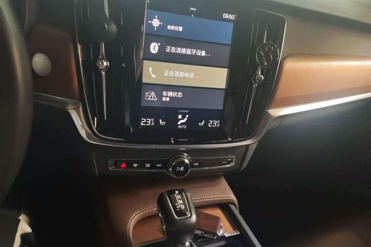 Used Volvo S90 2017 T5 Smart Luxury Edition Audio And AC Panel