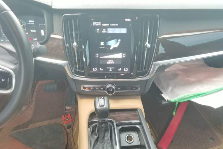 Used Volvo S90 2017 T4 Zhiyuan Edition Audio And AC Panel