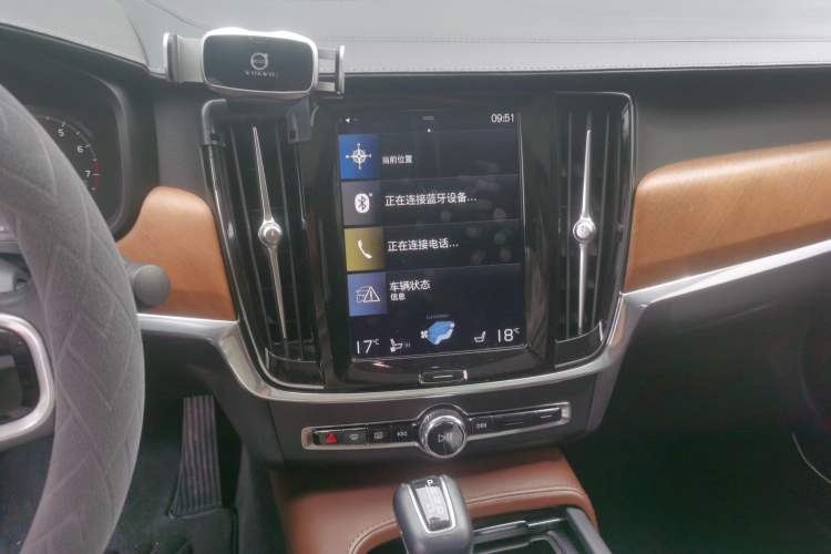 Used Volvo S90 2017 T5 Prestige Edition Audio And AC Panel