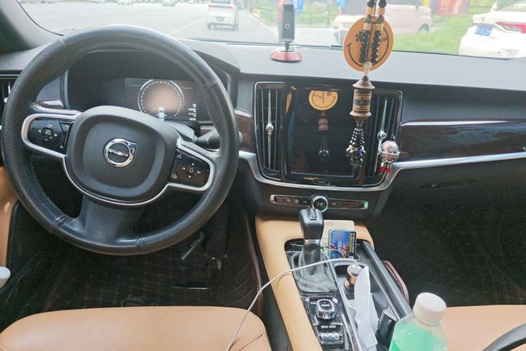 Used Volvo S90 2017 T4 Zhiyuan Edition Center Console