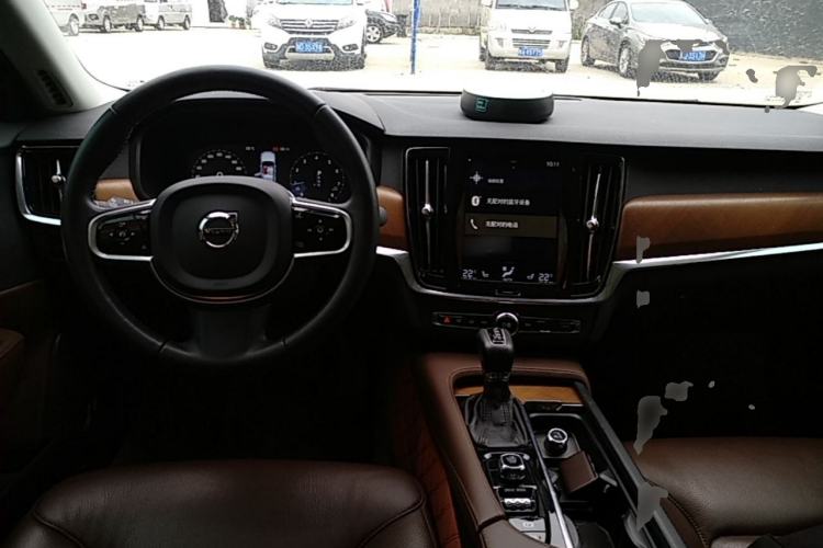 Used Volvo S90 2017 T5 Smart Luxury Edition Center Console