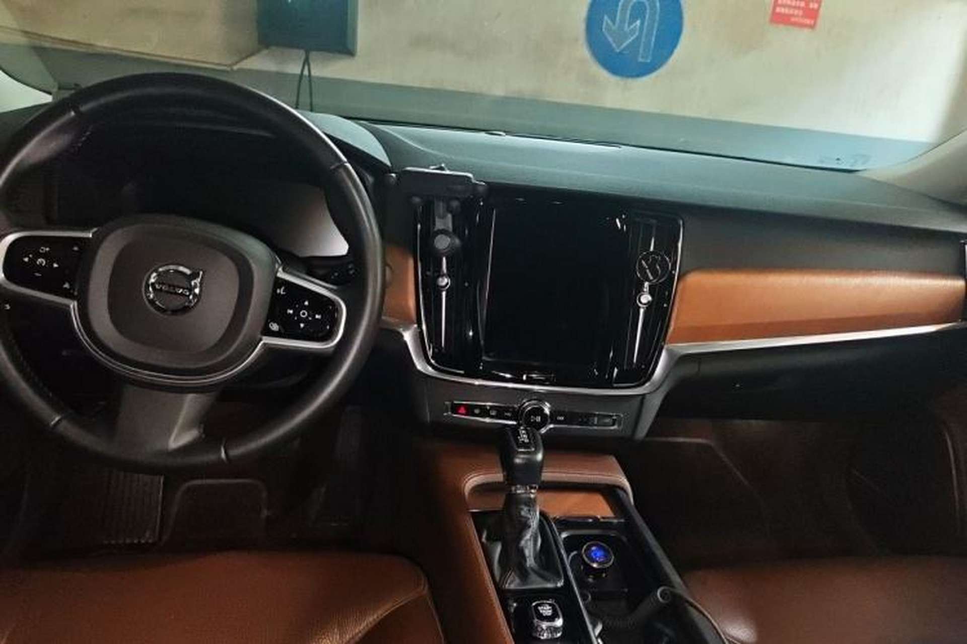 Used Volvo S90 2017 T5 Smart Luxury Edition Center Console