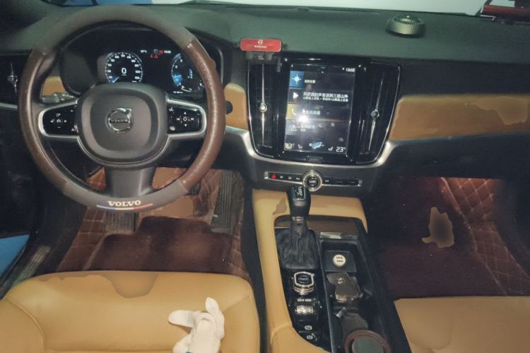 Used Volvo S90 2017 T5 Smart Luxury Edition Center Console